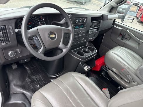 Used 2024 Chevrolet Express 3500 w/ Power Convenience Package RWD image 10