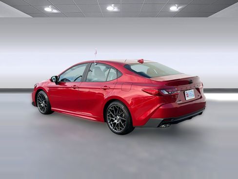 Used 2025 Toyota Camry SE w/ Convenience Package FWD image 3