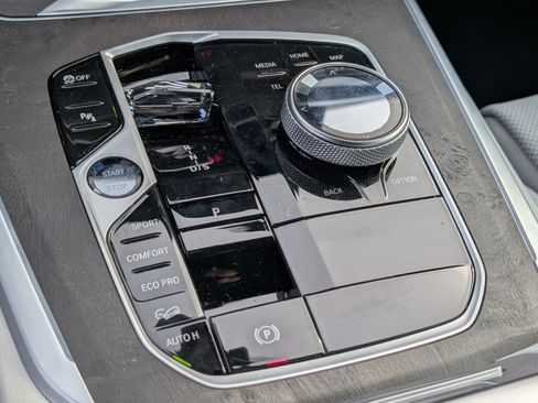 Used 2024 BMW X5 xDrive40i w/ Executive Package image 28