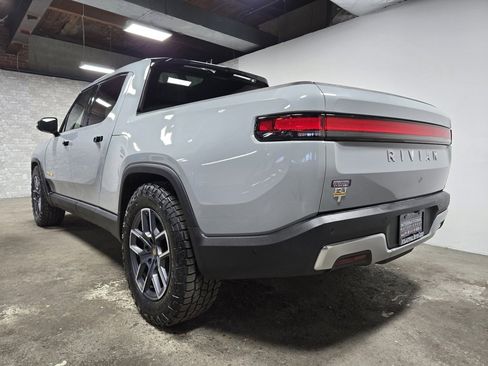 Used 2022 Rivian R1T Adventure image 38