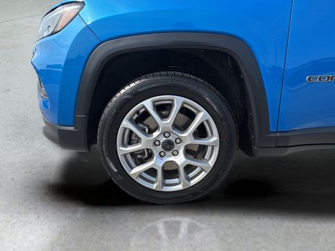 Used 2025 Jeep Compass Limited AWD/4WD image 13