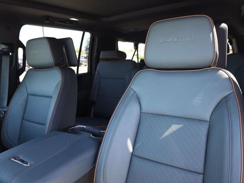 New 2026 GMC Yukon XL AT4 w/ AT4 Premium Plus Package AWD/4WD image 18