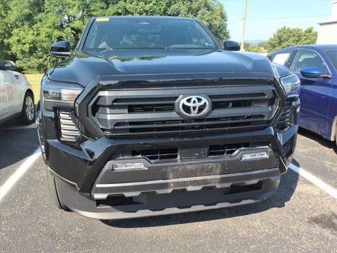 Used 2024 Toyota Tacoma SR5 AWD/4WD image 7
