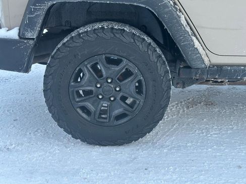 Used 2016 Jeep Wrangler Unlimited Sport image 8