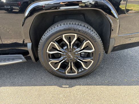 Used 2025 GMC Sierra EV Denali AWD/4WD image 25