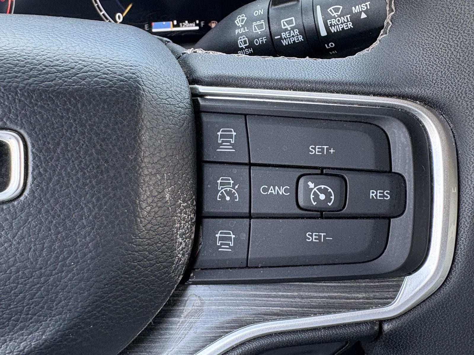 Used 2024 Jeep Wagoneer Series II w/ Flexible Seating Group RWD image 38