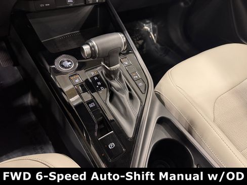 Used 2023 Kia Niro EX image 10