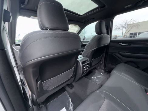 New 2026 Jeep Grand Cherokee Altitude AWD/4WD image 12