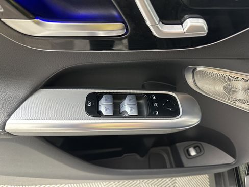 Used 2023 Mercedes-Benz GLC 300 4MATIC image 11