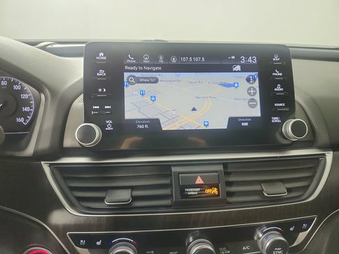 Used 2021 Honda Accord Touring image 4