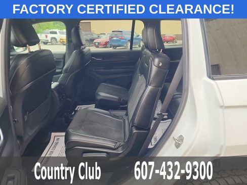 Used 2024 Jeep Grand Cherokee L Altitude AWD/4WD image 25