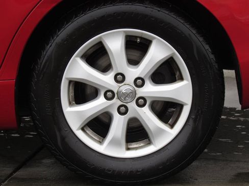 Used 2010 Toyota Camry image 31