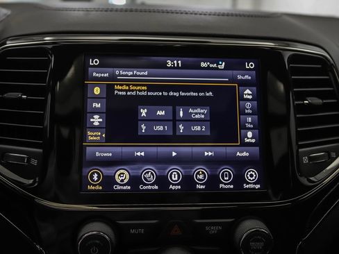Used 2021 Jeep Grand Cherokee High Altitude AWD/4WD image 17