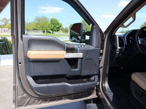 Used 2022 Ford F350 Lariat w/ Lariat Ultimate Package AWD/4WD image 14