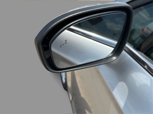 Used 2020 Ford Fusion SE FWD image 29
