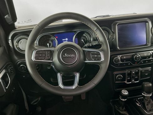 Used 2023 Jeep Wrangler Unlimited Sahara image 18