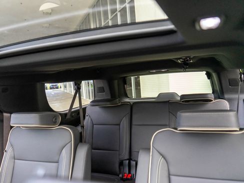 New 2026 GMC Yukon XL Elevation w/ Elevation Premium Package AWD/4WD image 13