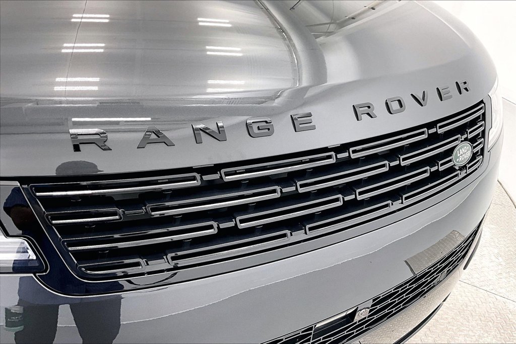 Used 2025 Land Rover Range Rover Sport SE AWD/4WD image 30