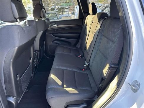 Certified 2019 Jeep Grand Cherokee Laredo image 17