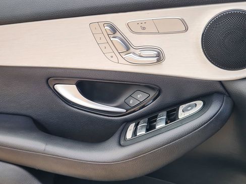 Used 2019 Mercedes-Benz GLC 300 4MATIC image 22