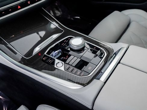 Used 2025 BMW X5 M60i w/ Premium Essential Package image 37