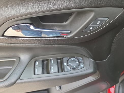 Used 2024 Chevrolet Equinox LT image 32