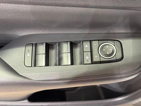 Used 2024 Toyota Prius Prime FWD image 17