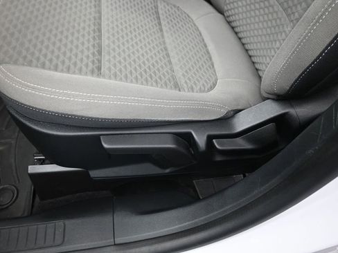 Used 2021 Ford Escape SE image 25