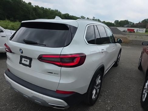 Used 2021 BMW X5 xDrive40i w/ Premium Package 2 AWD/4WD image 3