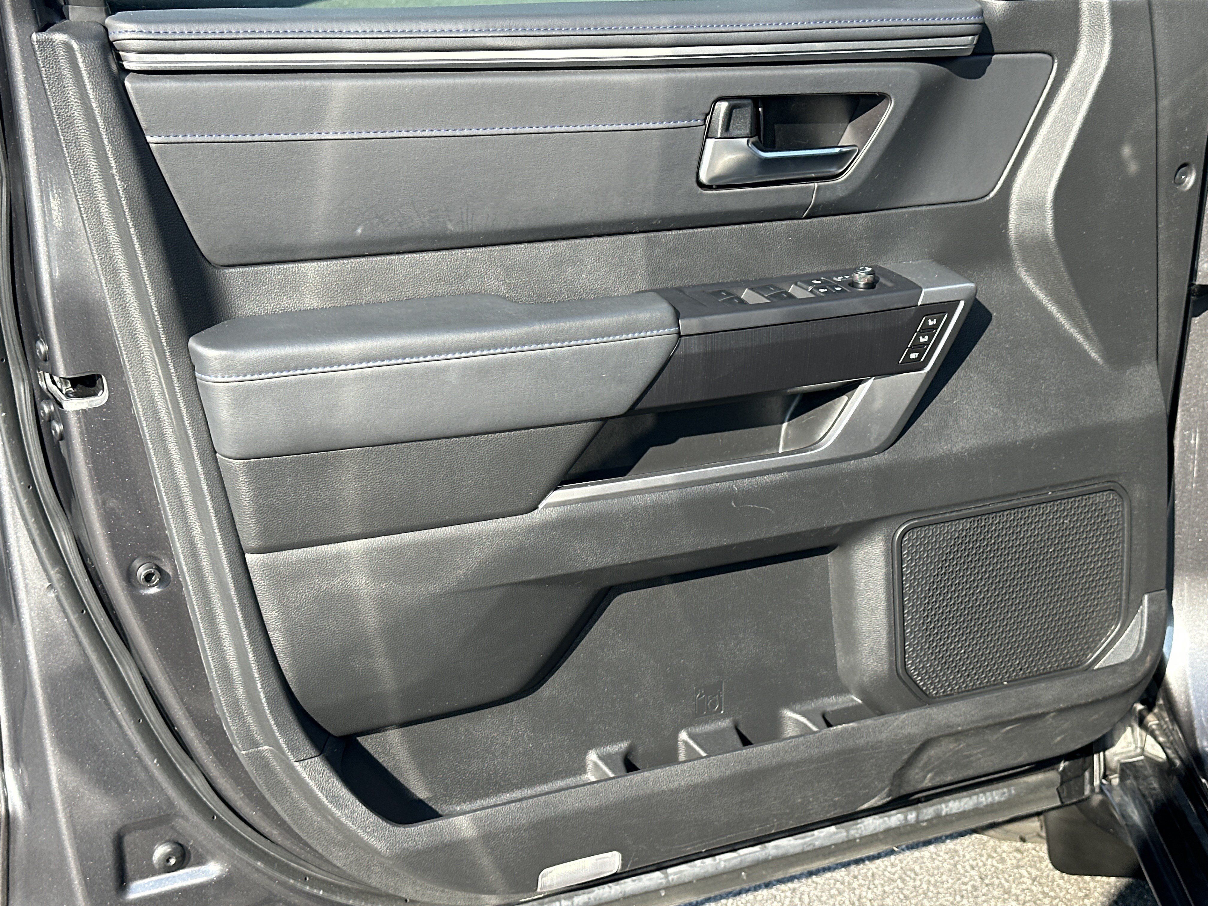 Used 2025 Toyota Sequoia Platinum AWD/4WD image 11