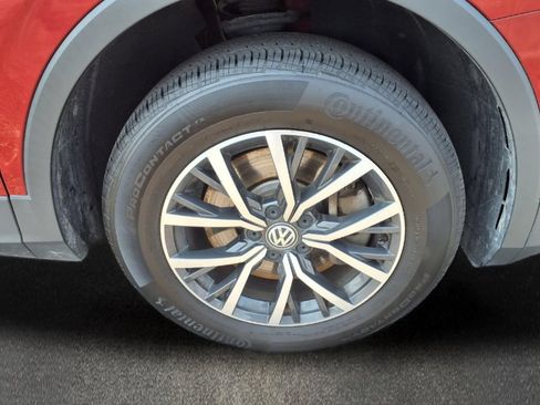 Used 2020 Volkswagen Tiguan SE AWD/4WD image 29