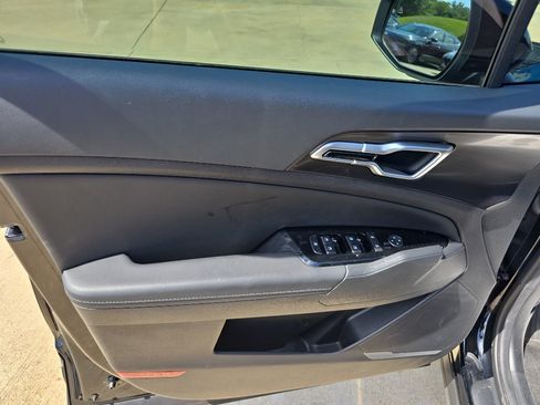 Used 2025 Kia Sportage EX FWD image 18