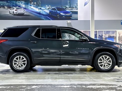 Used 2021 Chevrolet Traverse LT image 7