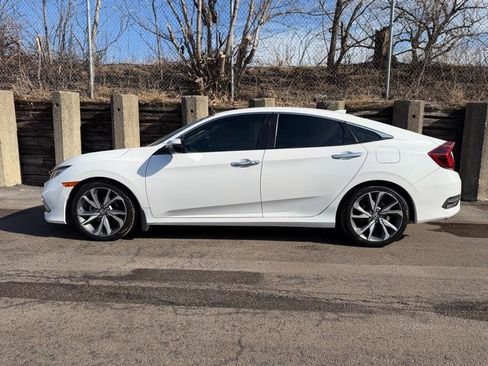 Used 2019 Honda Civic Touring image 6