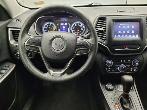 Used 2019 Jeep Cherokee Latitude w/ Popular Appearance Group AWD/4WD image 22