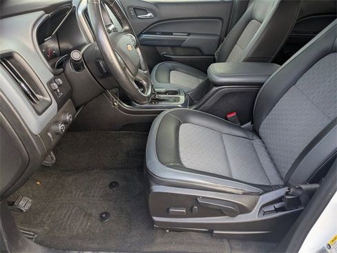 Used 2017 Chevrolet Colorado Z71 image 28