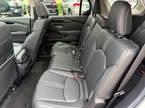 Certified 2025 Honda Pilot Touring image 16