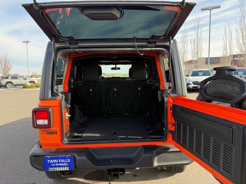 Used 2018 Jeep Wrangler Unlimited Sport S image 40
