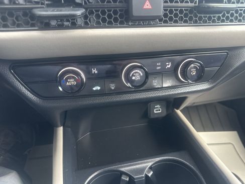 Used 2023 Honda HR-V LX image 26