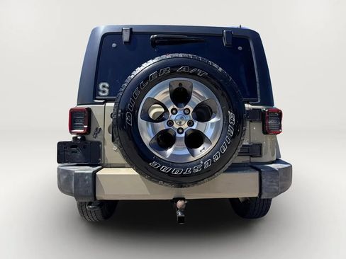 Used 2017 Jeep Wrangler Unlimited Sahara w/ Connectivity Group AWD/4WD image 7