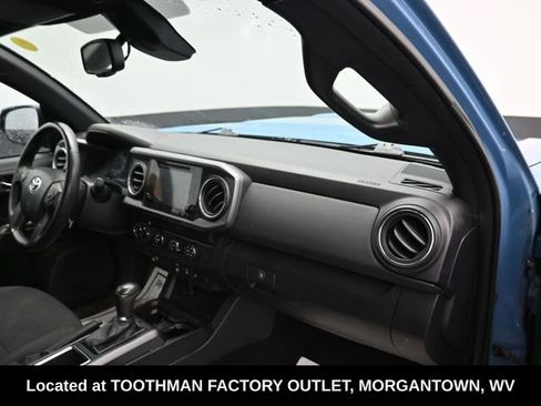 Used 2019 Toyota Tacoma TRD Sport AWD/4WD image 7