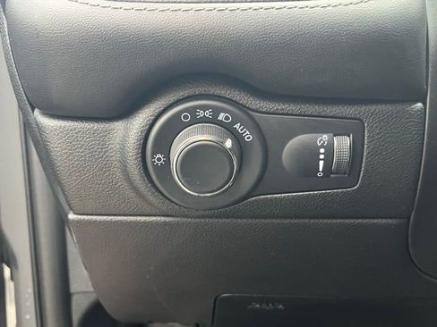 Used 2023 Dodge Durango SXT w/ SXT Blacktop Group image 6