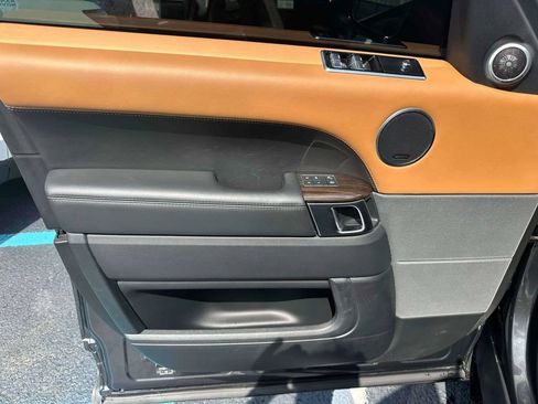 Used 2018 Land Rover Range Rover Sport Supercharged AWD/4WD image 16