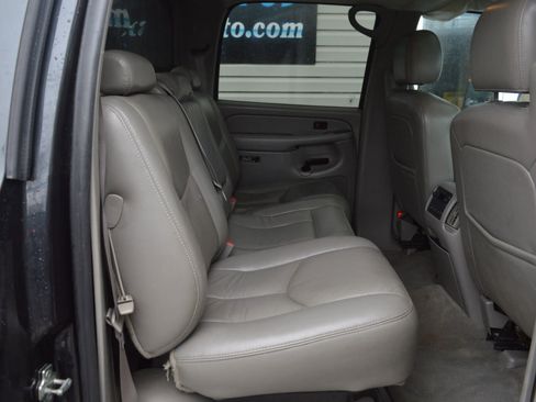 Used 2005 Chevrolet Avalanche Z71 w/ Sun And Sound Package image 20