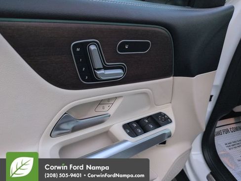 Used 2020 Mercedes-Benz GLB 250 4MATIC image 11
