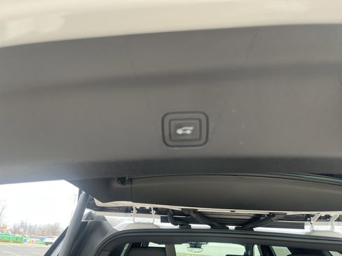 Used 2025 Chevrolet Tahoe High Country image 24