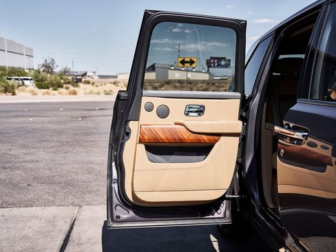 Used 2020 Rolls-Royce Cullinan AWD/4WD image 19