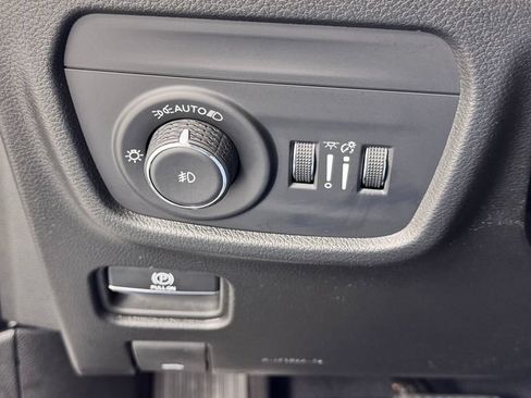 Used 2024 Jeep Grand Cherokee Limited w/ Luxury Tech Group II AWD/4WD image 34
