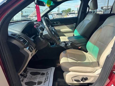 Used 2019 Ford Explorer Limited w/ Class III Trailer Tow Package FWD image 21