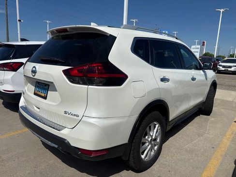 Used 2018 Nissan Rogue SV w/ Premium Package AWD/4WD image 5
